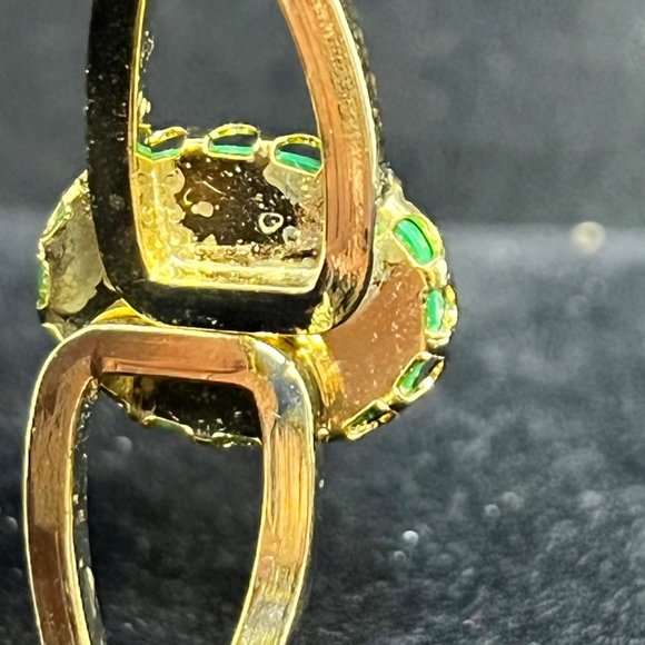 Vintage Gold Tone Green Glass Stone Hinged Bracelet (3499) - Picture 6 of 7